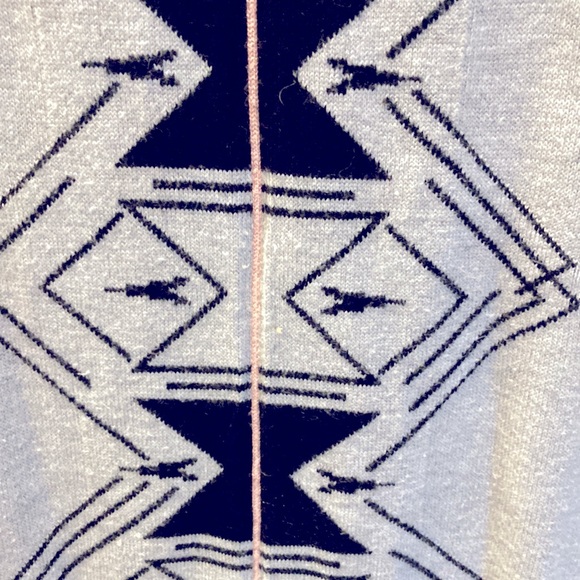 Schwiing Deep V Long Fitted Sweater w Tribal Design Size S - Picture 4 of 6